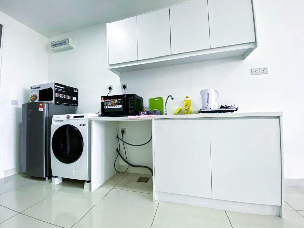 Continew Residences Trx Lux Pool View Apartment